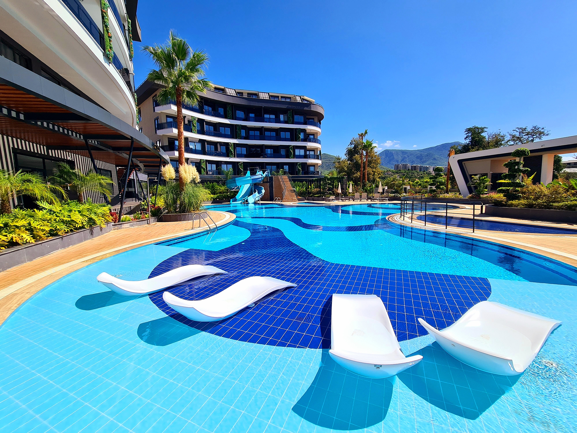 Luksuriøs 1+1 leilighet med sjø- og fjellutsikt i Oba, Alanya