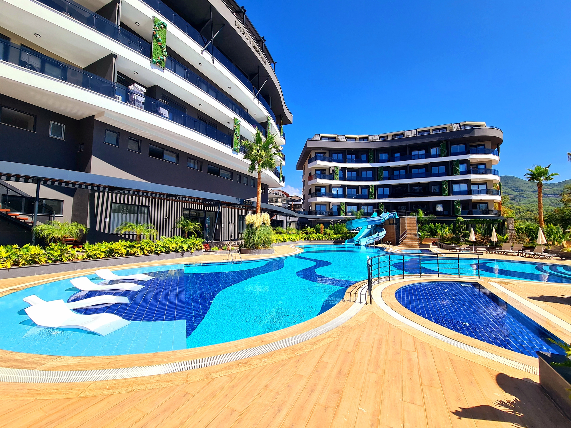 Luksuriøs 1+1 leilighet med sjø- og fjellutsikt i Oba, Alanya