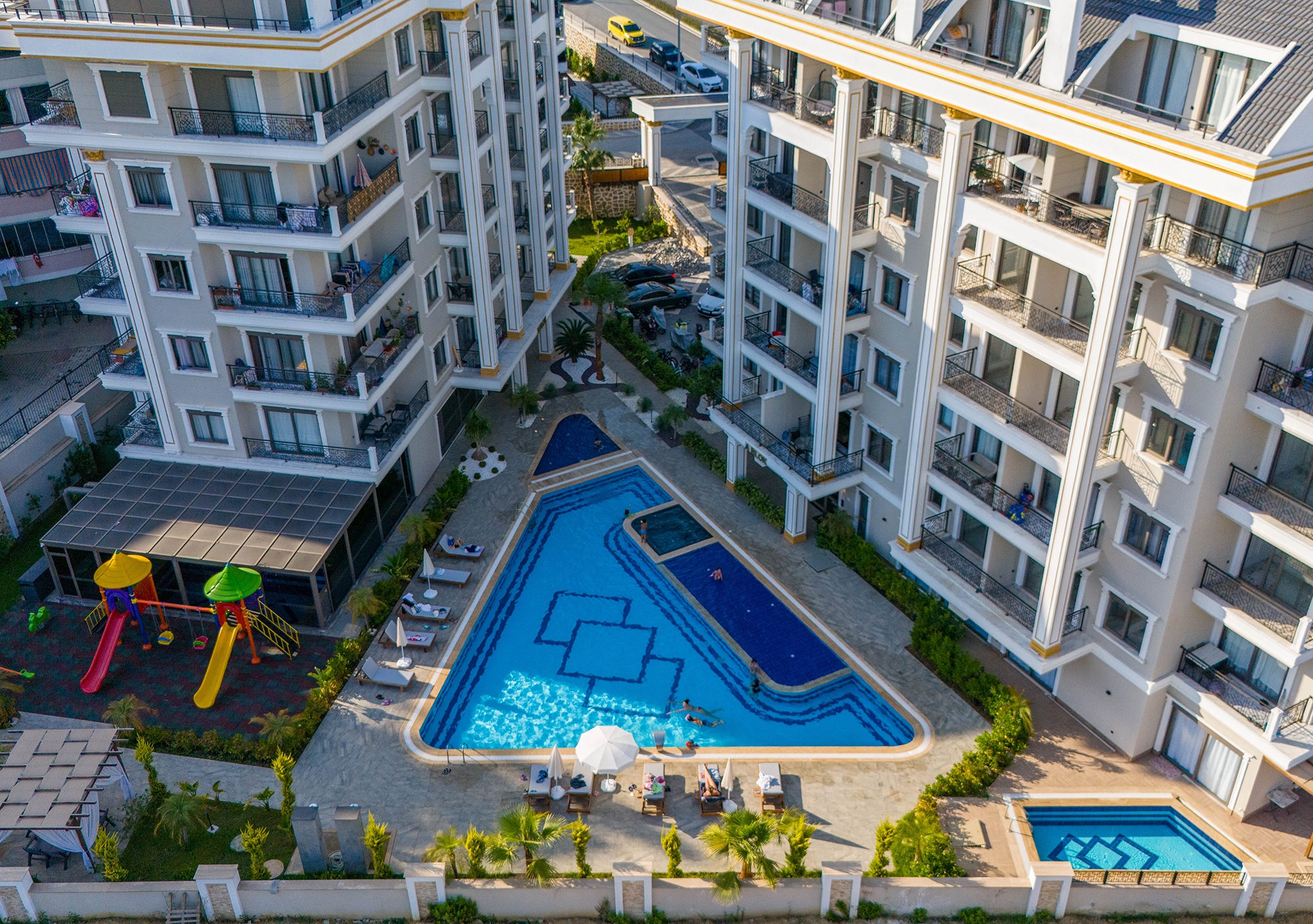 Luksus 1+1 Lejlighed med Hav- og Slotsudsigt i Alanya - Oba