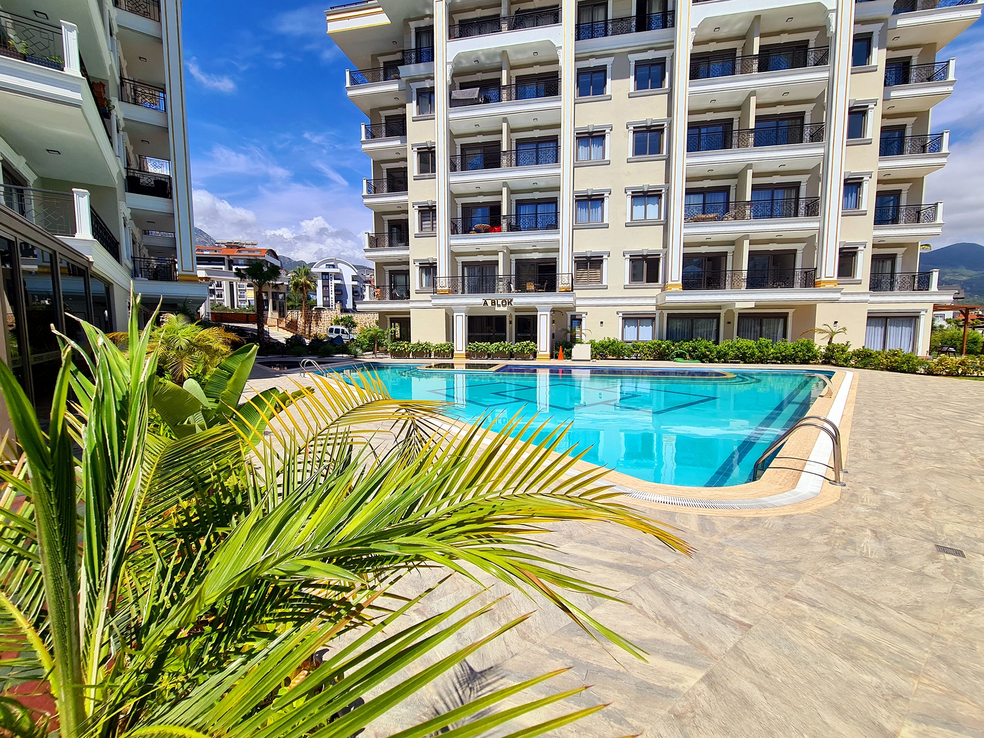 Luksus 1+1 Lejlighed med Hav- og Slotsudsigt i Alanya - Oba
