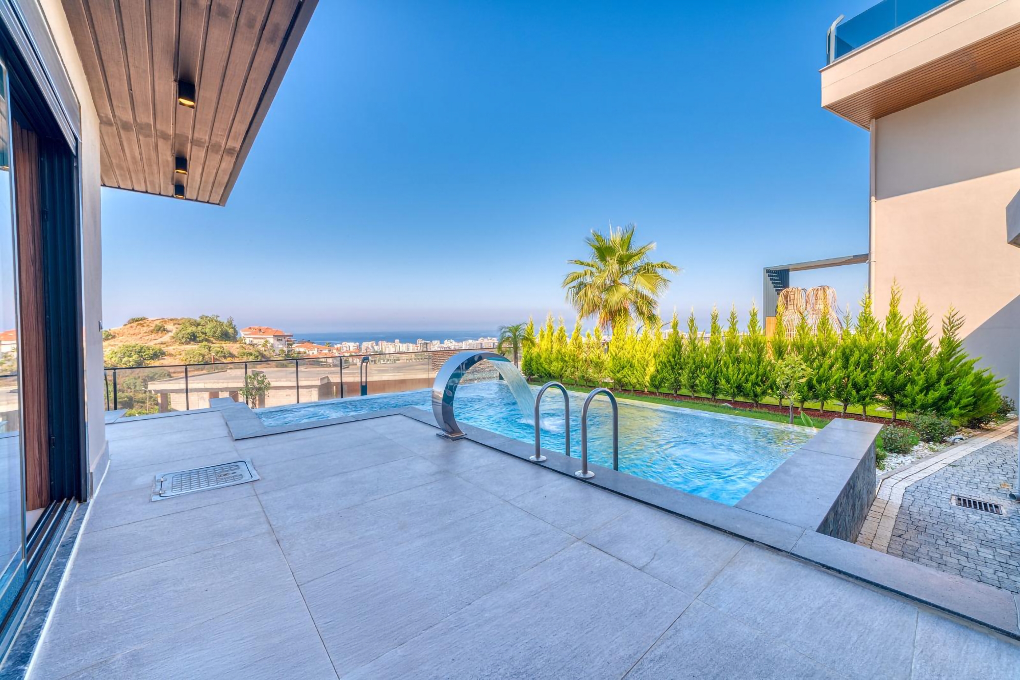 Luksuriøs 4+1 Villa med Fantastisk Udsigt, Alanya - Kargicak