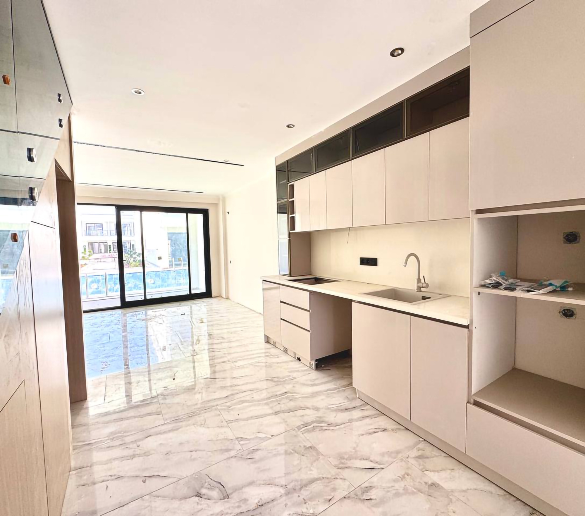 Luksuriøs 2+1 leilighet med hav- og fjellutsikt i Konakli, Alanya