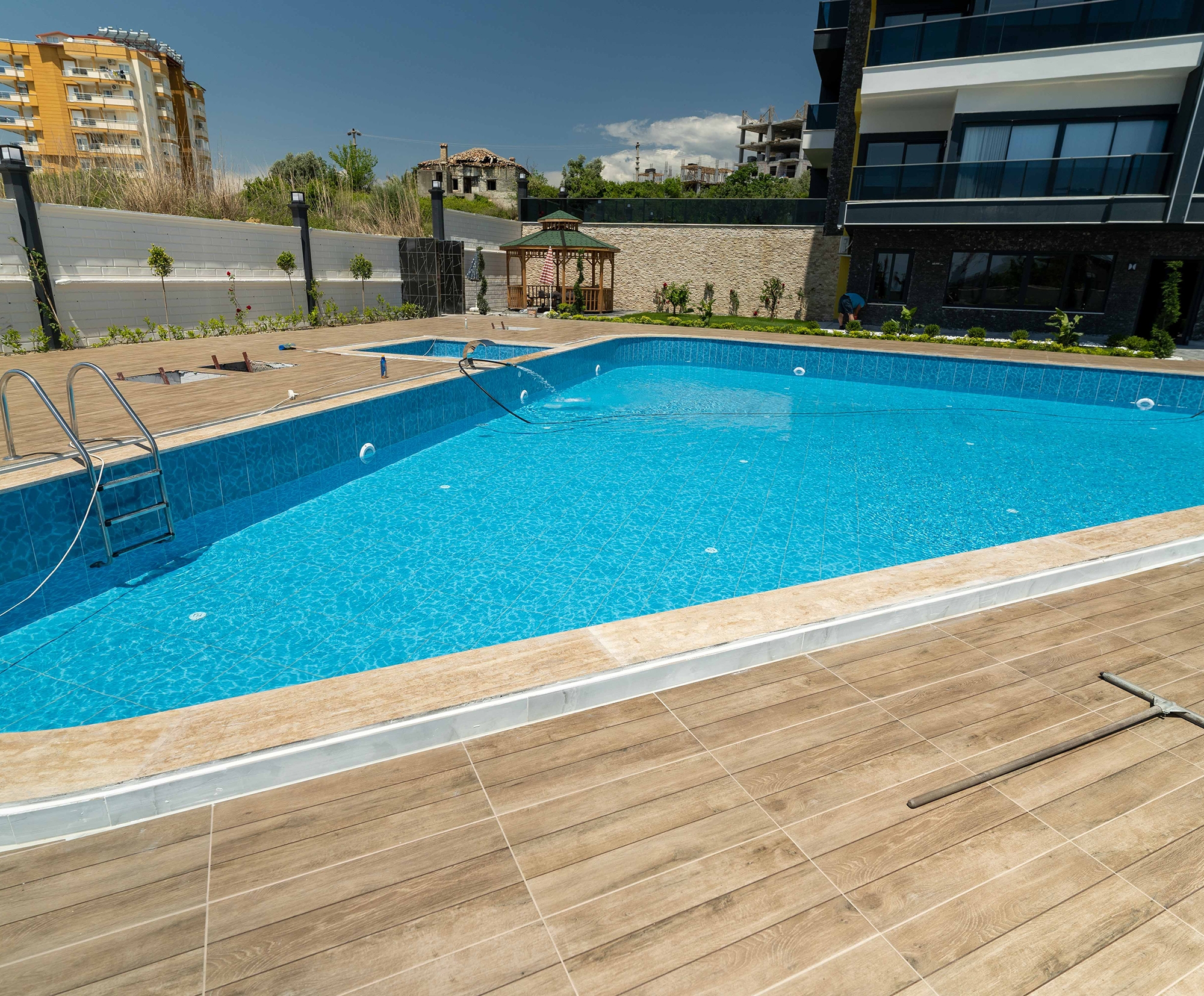Luksuriøs 1+1 Leilighet med Sjø- og Fjellutsikt i Alanya, Avsallar