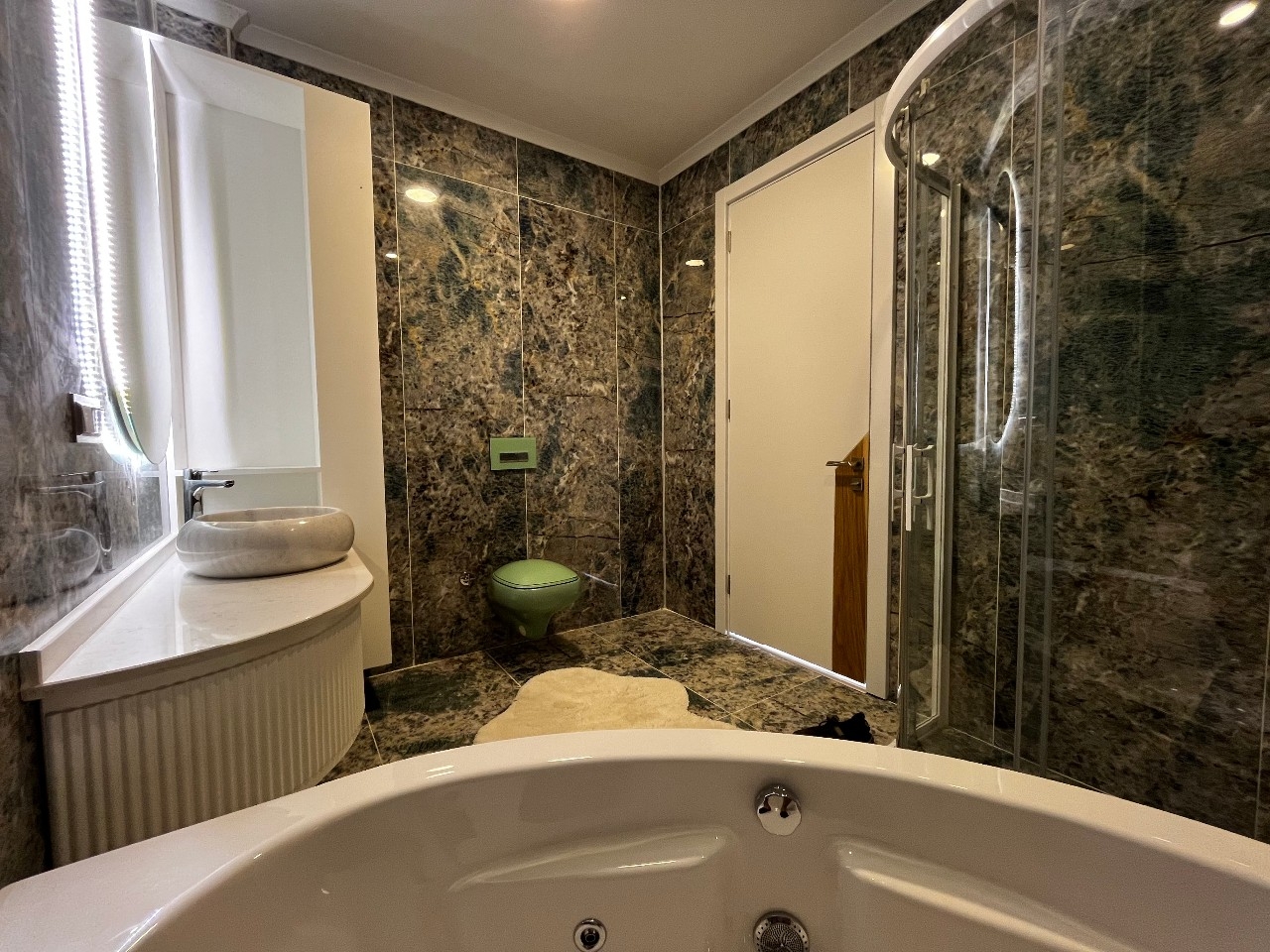 Ylellinen 5+1 Huvila upeilla näkymillä Alanya Tepessä
