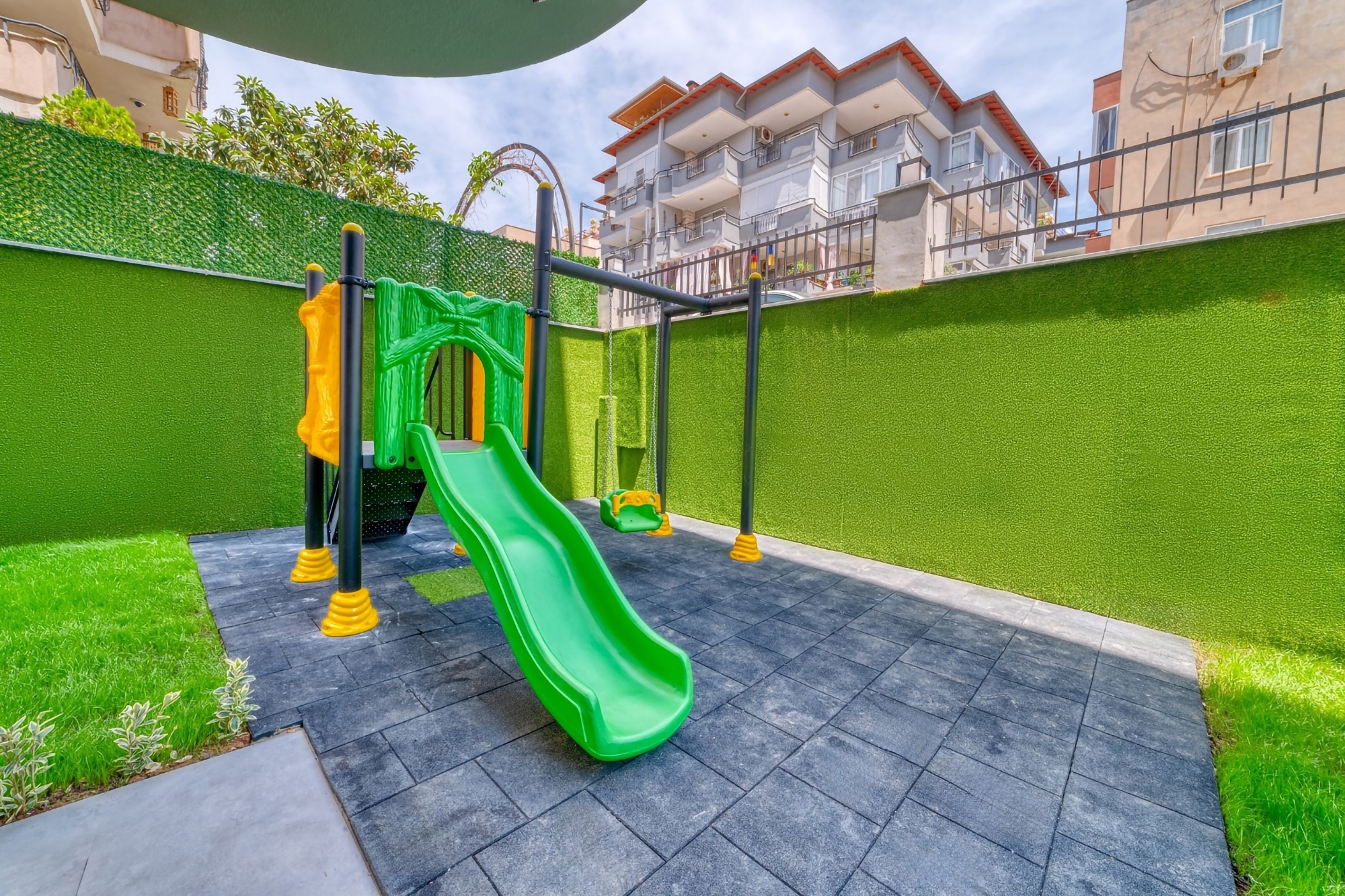 Ylellinen 1+1 Asunto linnan ja vuoristonäköaloilla, Alanya - Oba