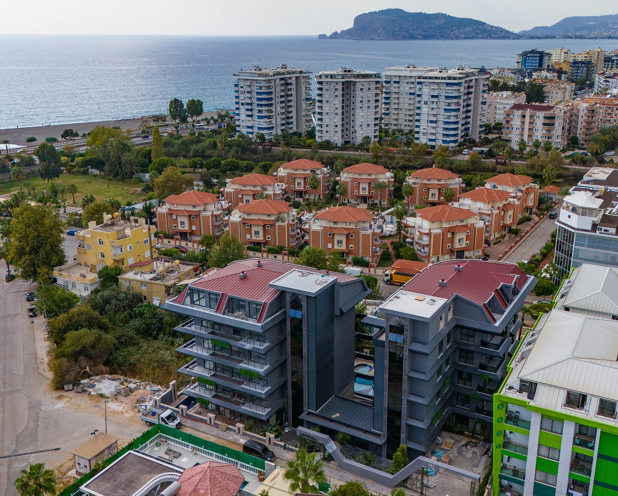 Luksus 1+1 Lejlighed med Hav- og Slotsudsigt i Kestel, Alanya