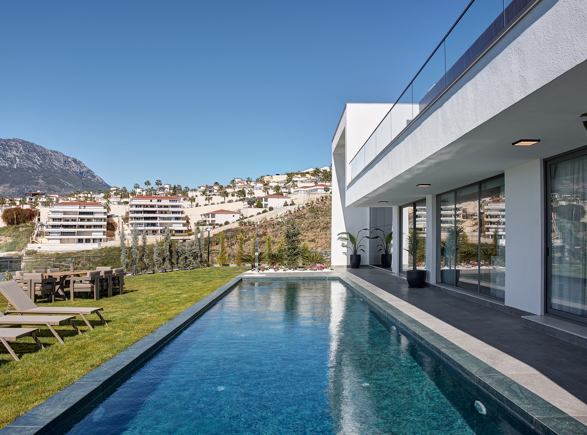 Luxuriöse Bergblick 4+1 Villa in Kargicak, Alanya