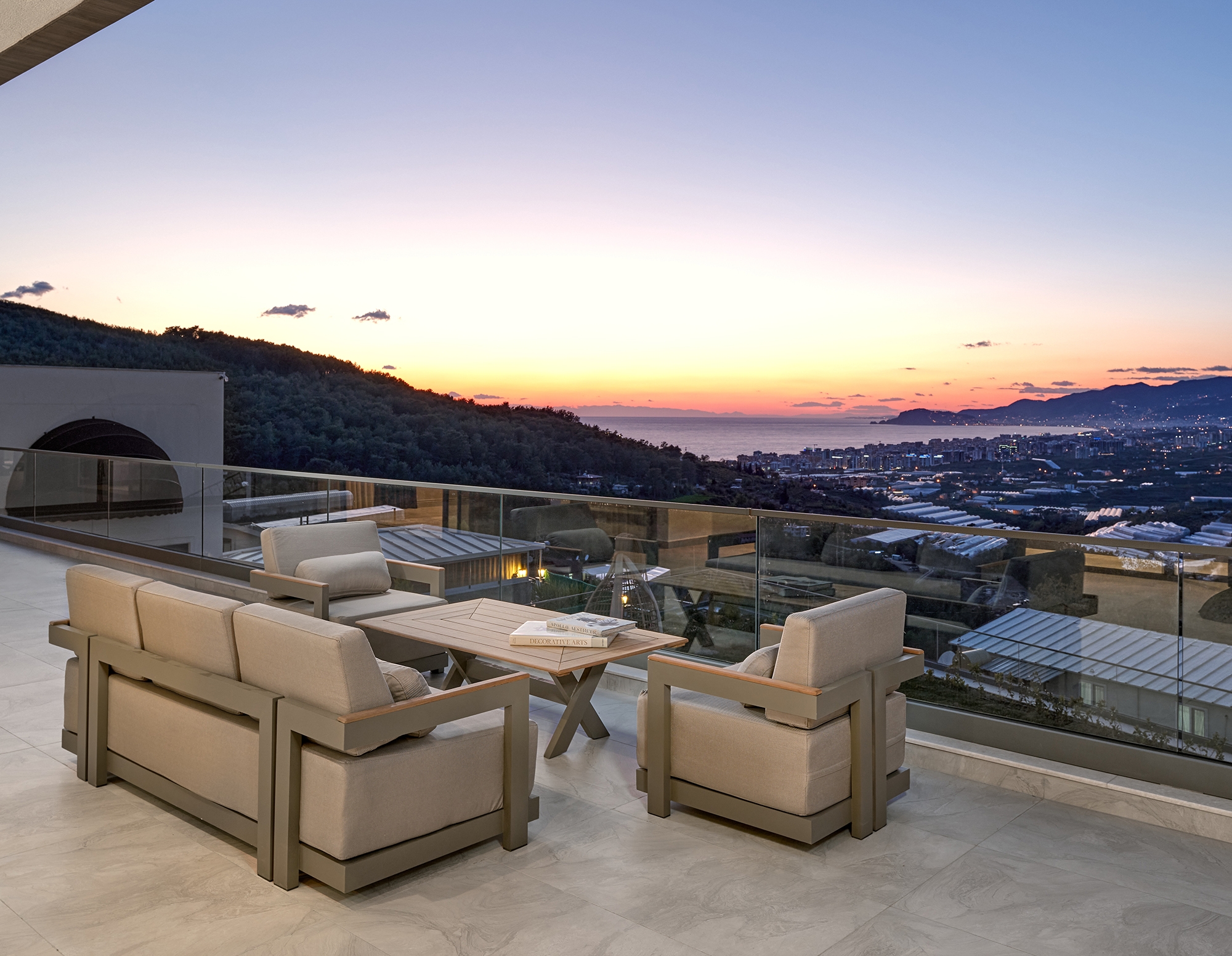 Luxuriöse Bergblick 4+1 Villa in Kargicak, Alanya