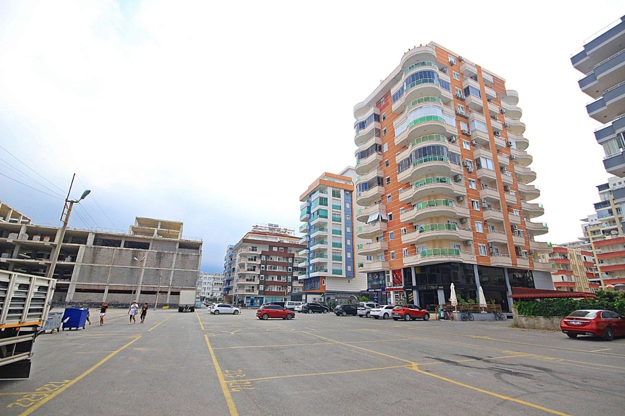 Spacious apartment 200m from the beach