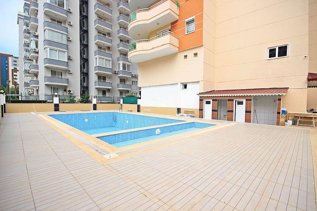 Spacious apartment 200m from the beach