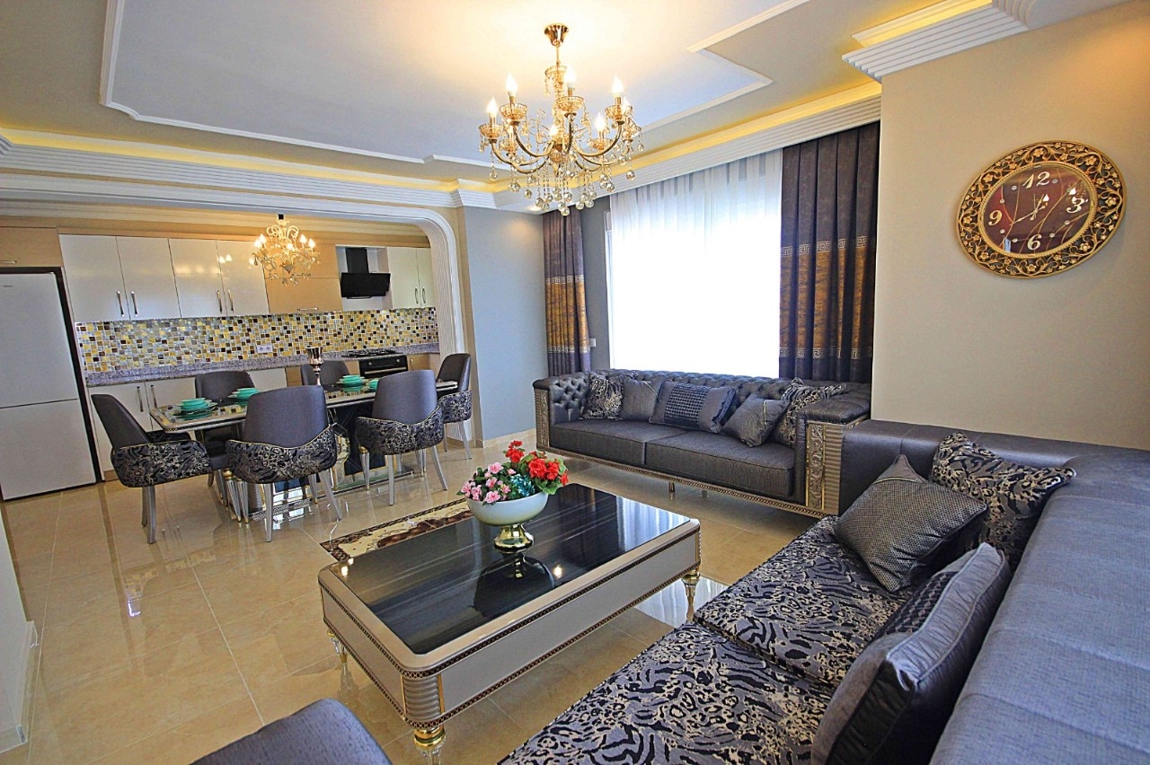 Spacious apartment 200m from the beach