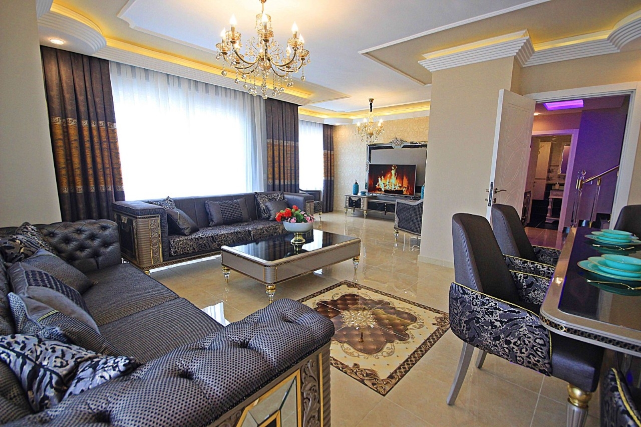 Spacious apartment 200m from the beach