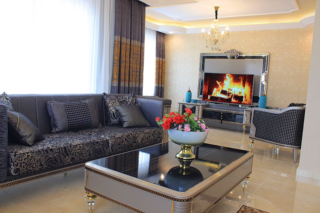 Spacious apartment 200m from the beach