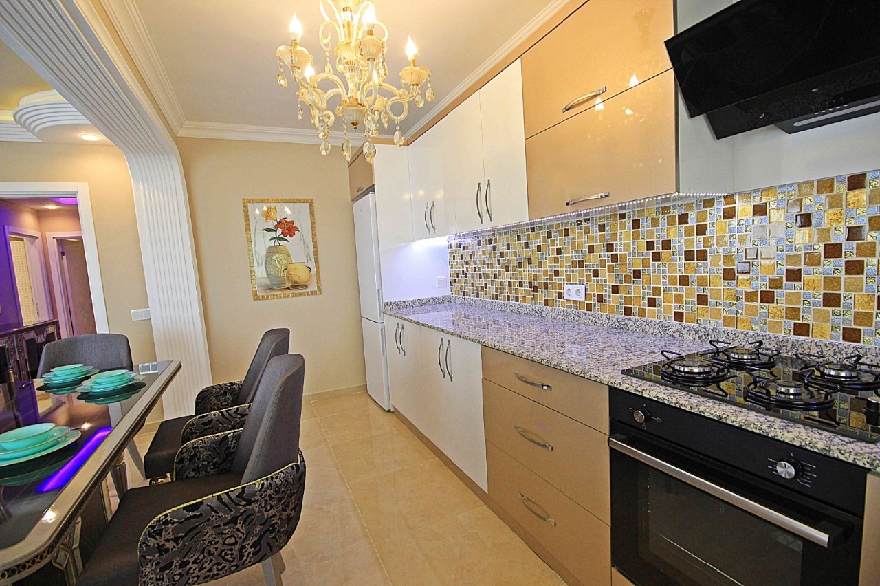 Spacious apartment 200m from the beach