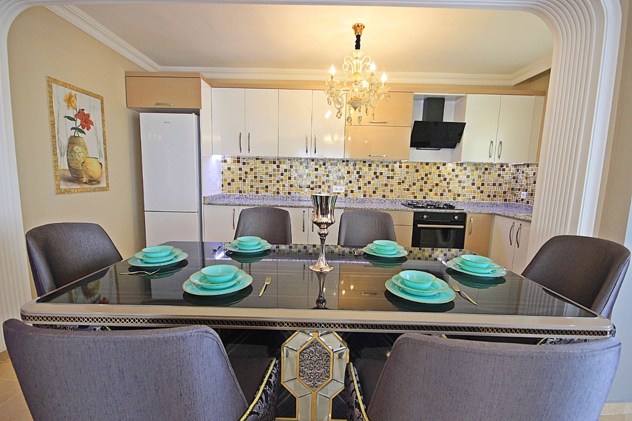 Spacious apartment 200m from the beach