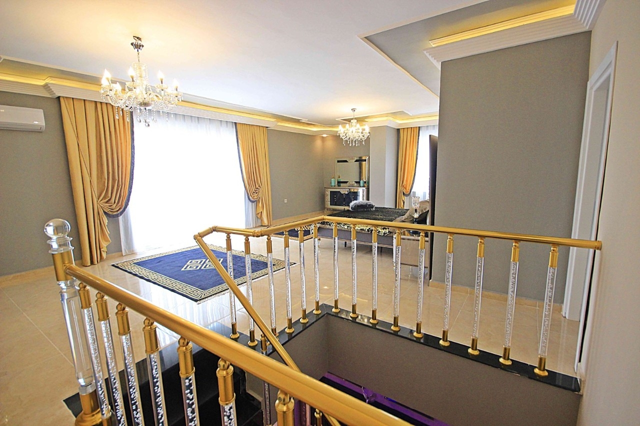 Spacious apartment 200m from the beach