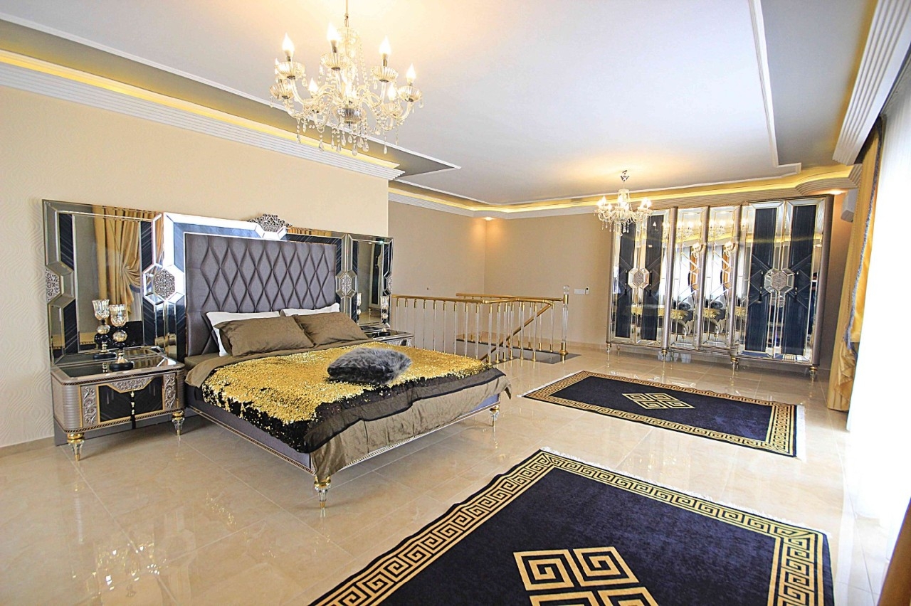 Spacious apartment 200m from the beach