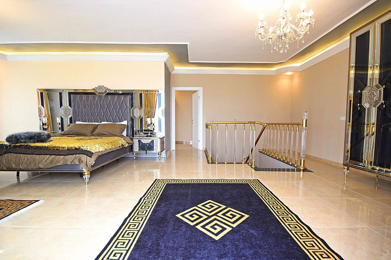 Spacious apartment 200m from the beach