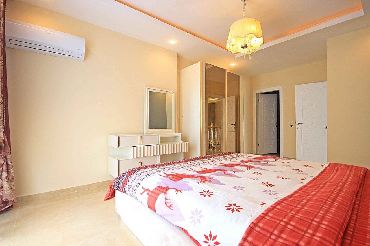 Spacious apartment 200m from the beach