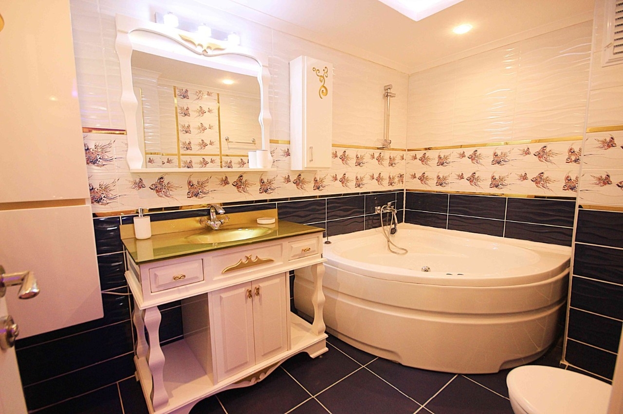 Spacious apartment 200m from the beach