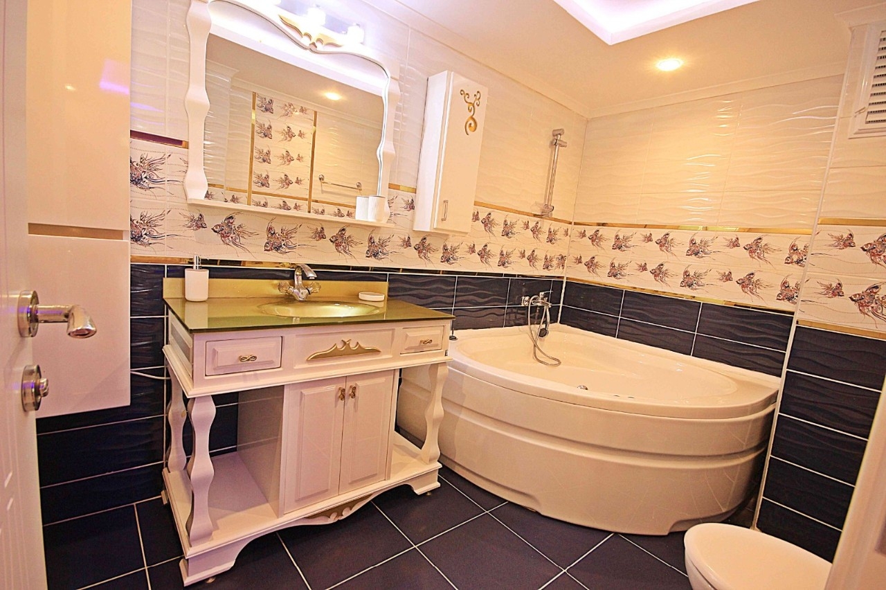 Spacious apartment 200m from the beach