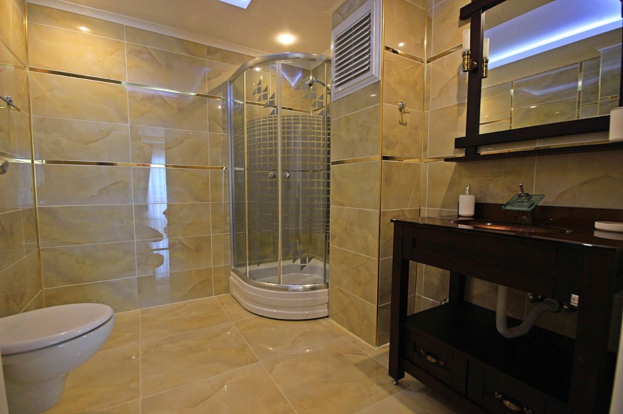Spacious apartment 200m from the beach