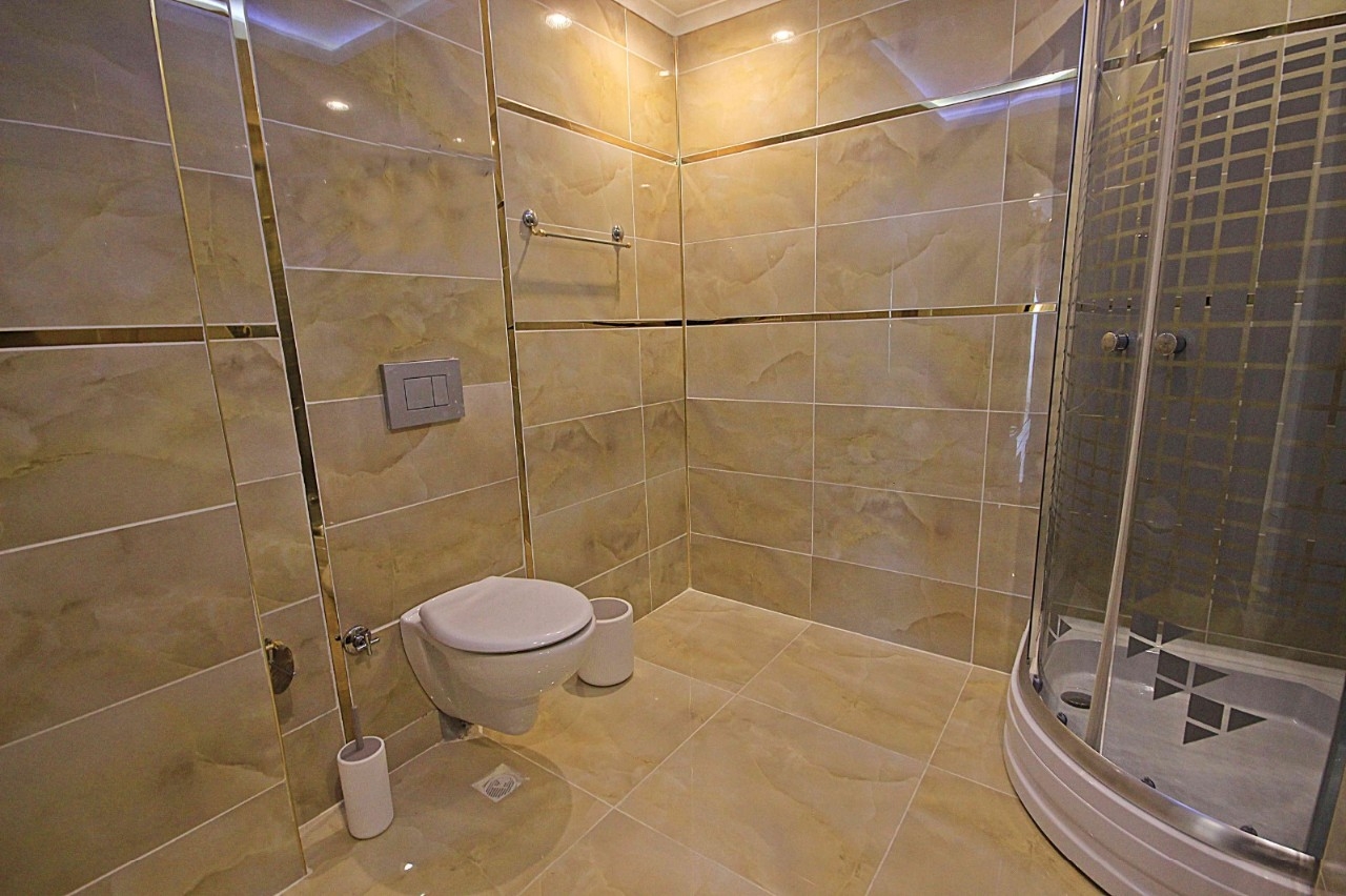 Spacious apartment 200m from the beach