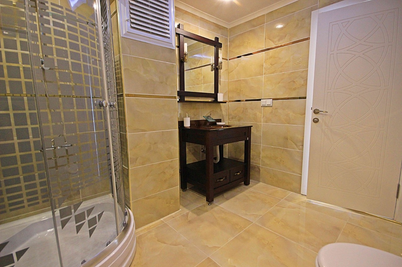 Spacious apartment 200m from the beach