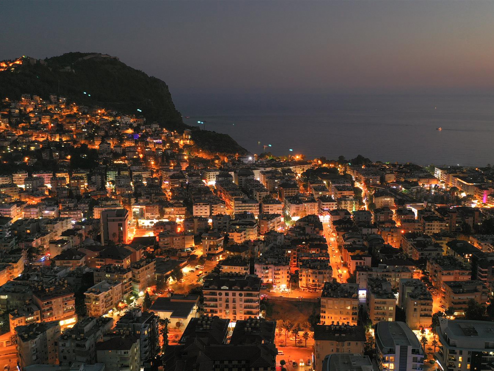 Stilvolles 1+1 Apartment mit Meerblick in Alanya Zentrum