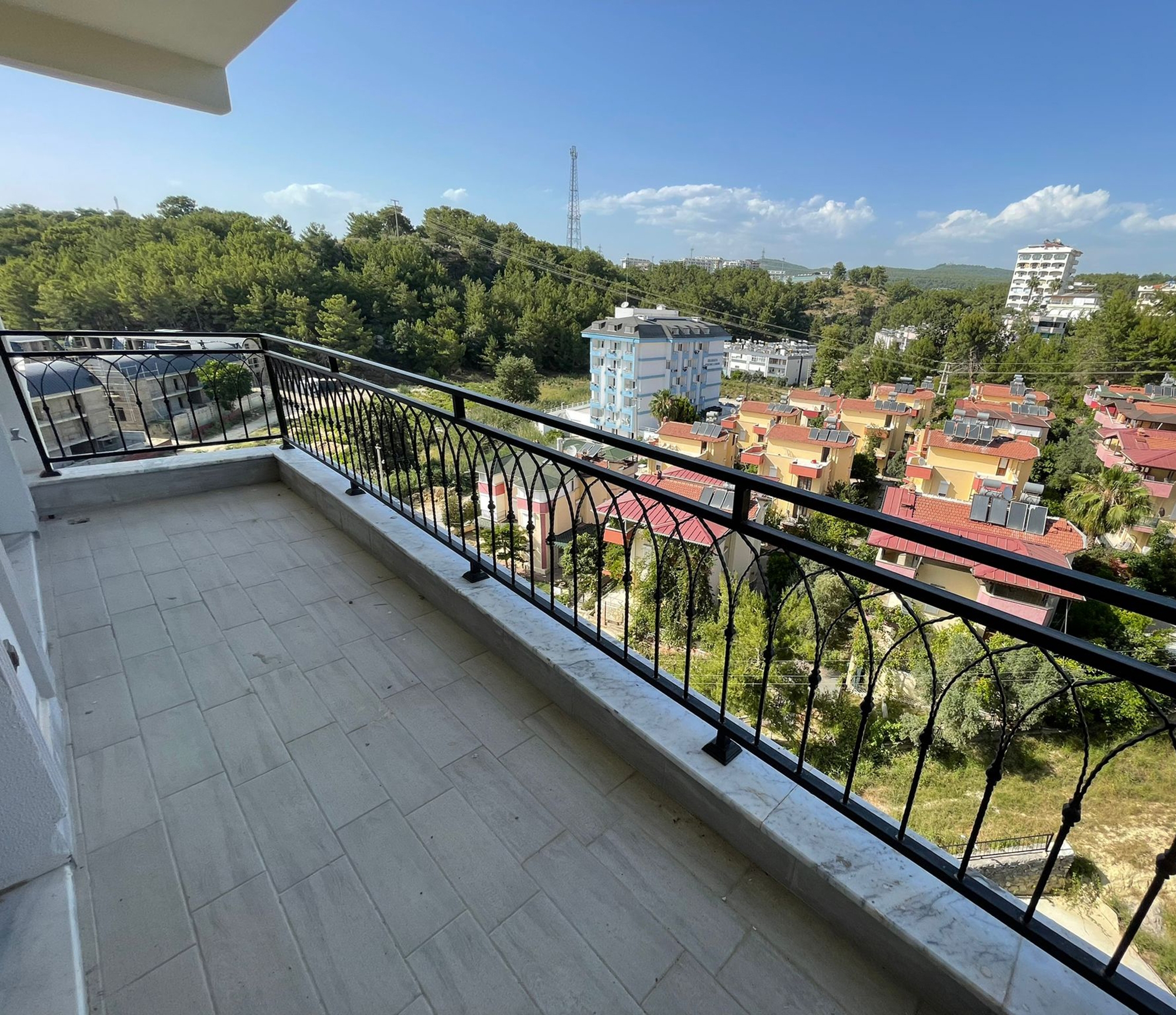 Luxuriöses 1+1 Apartment mit Meeres- und Bergblick