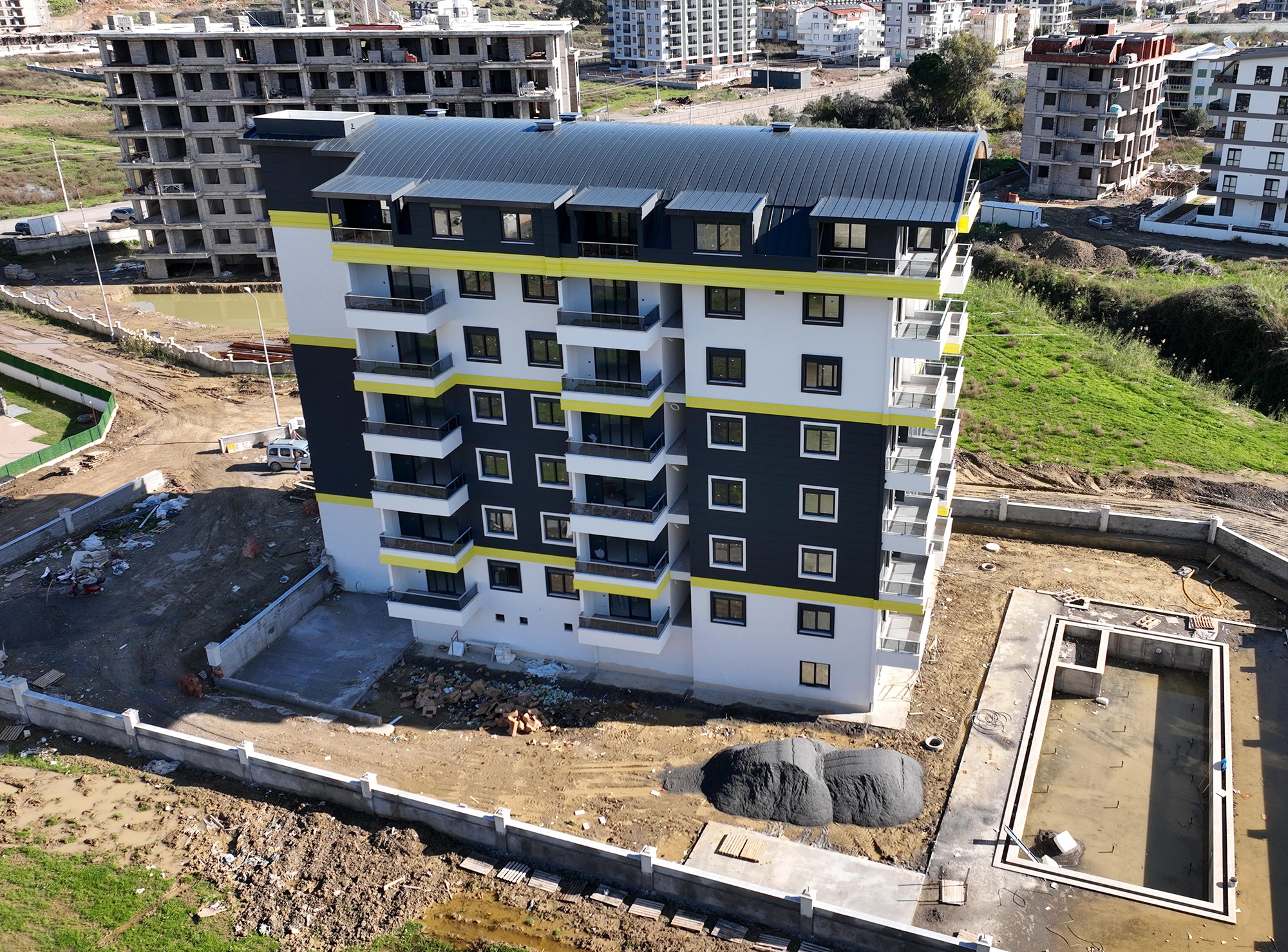 Luksus 1+1 Lejlighed med Bjergudsigt i Gazipasa, Alanya