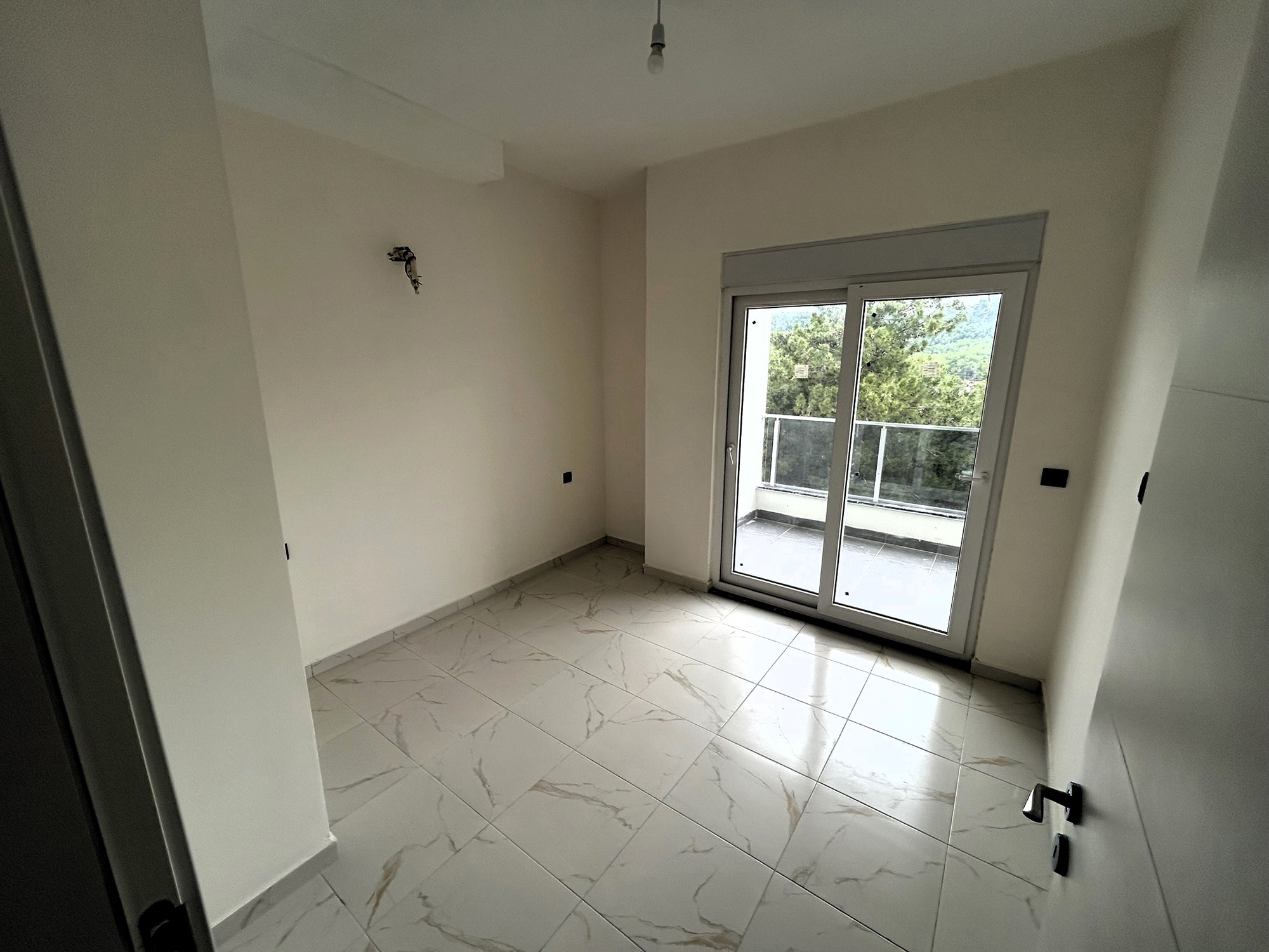 Bergblick 2+1 Wohnung in Avsallar, Alanya