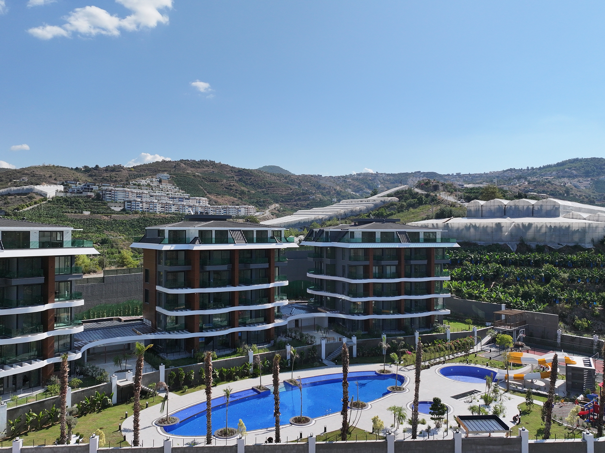 Luxuriöses 1+1 Apartment mit Meerblick und Bergblick in Kargicak