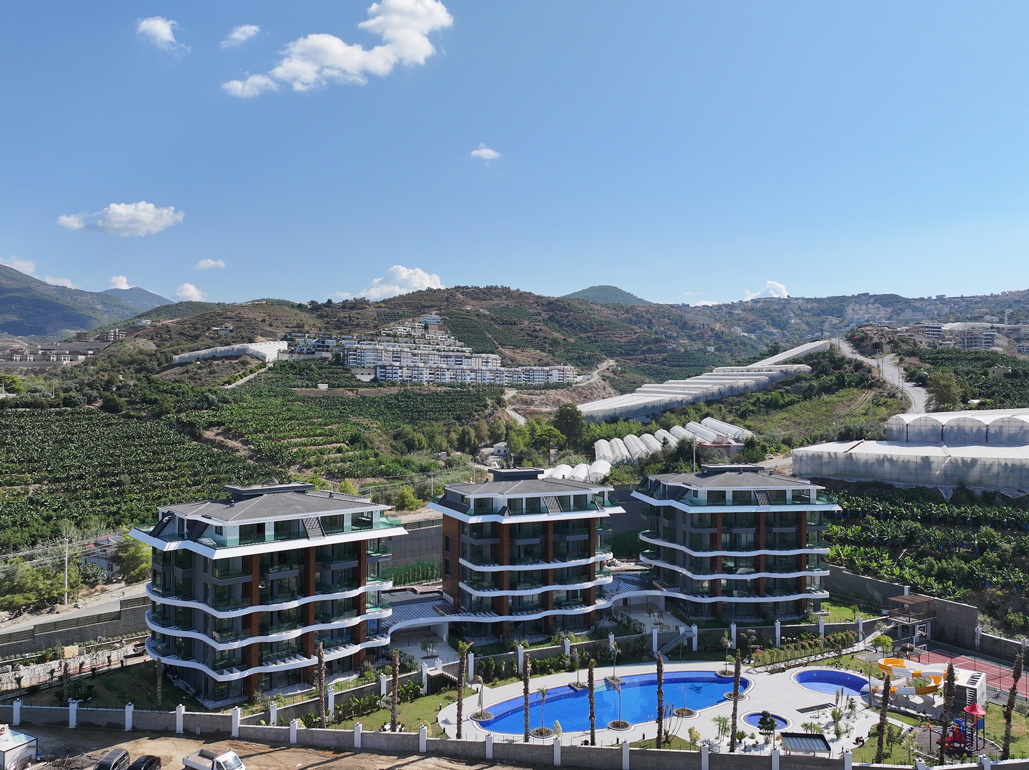 Luxuriöses 1+1 Apartment mit Meerblick und Bergblick in Kargicak