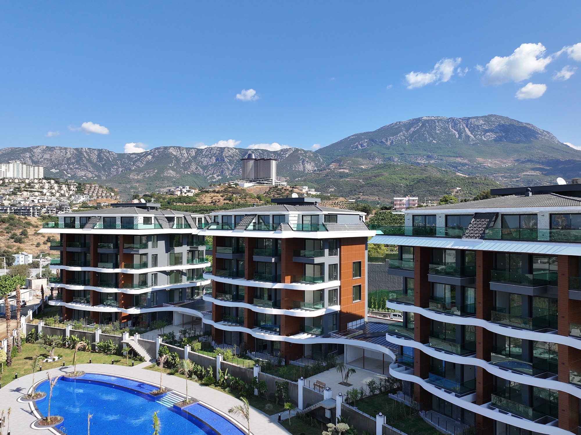 Luxuriöses 1+1 Apartment mit Meerblick und Bergblick in Kargicak