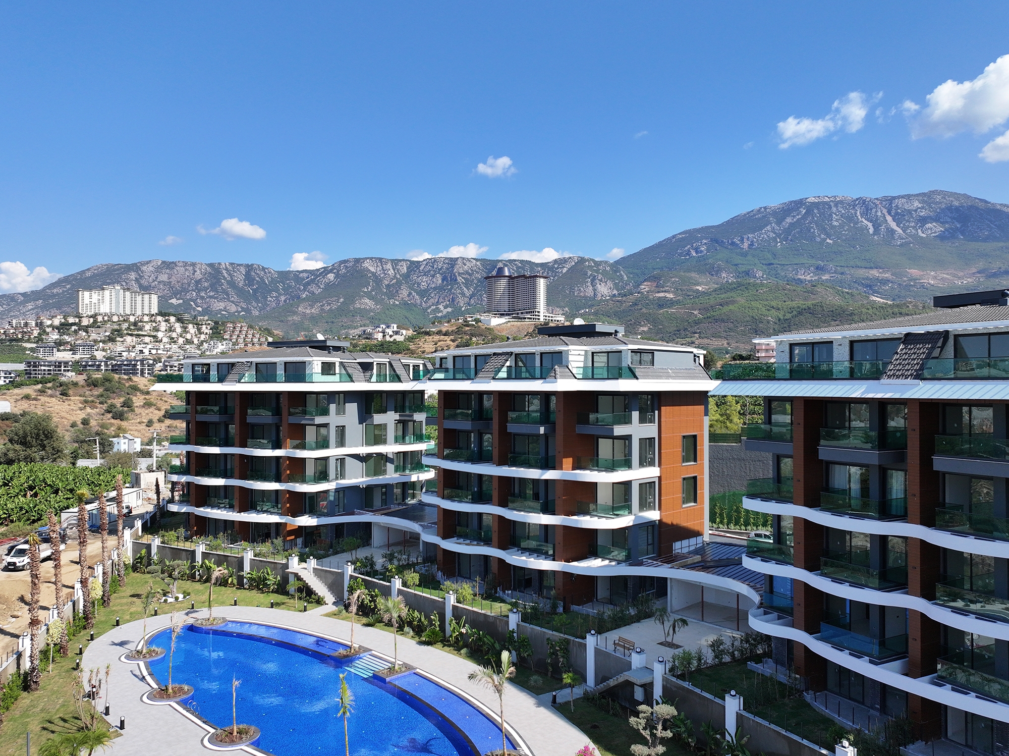 Luxuriöses 1+1 Apartment mit Meerblick und Bergblick in Kargicak