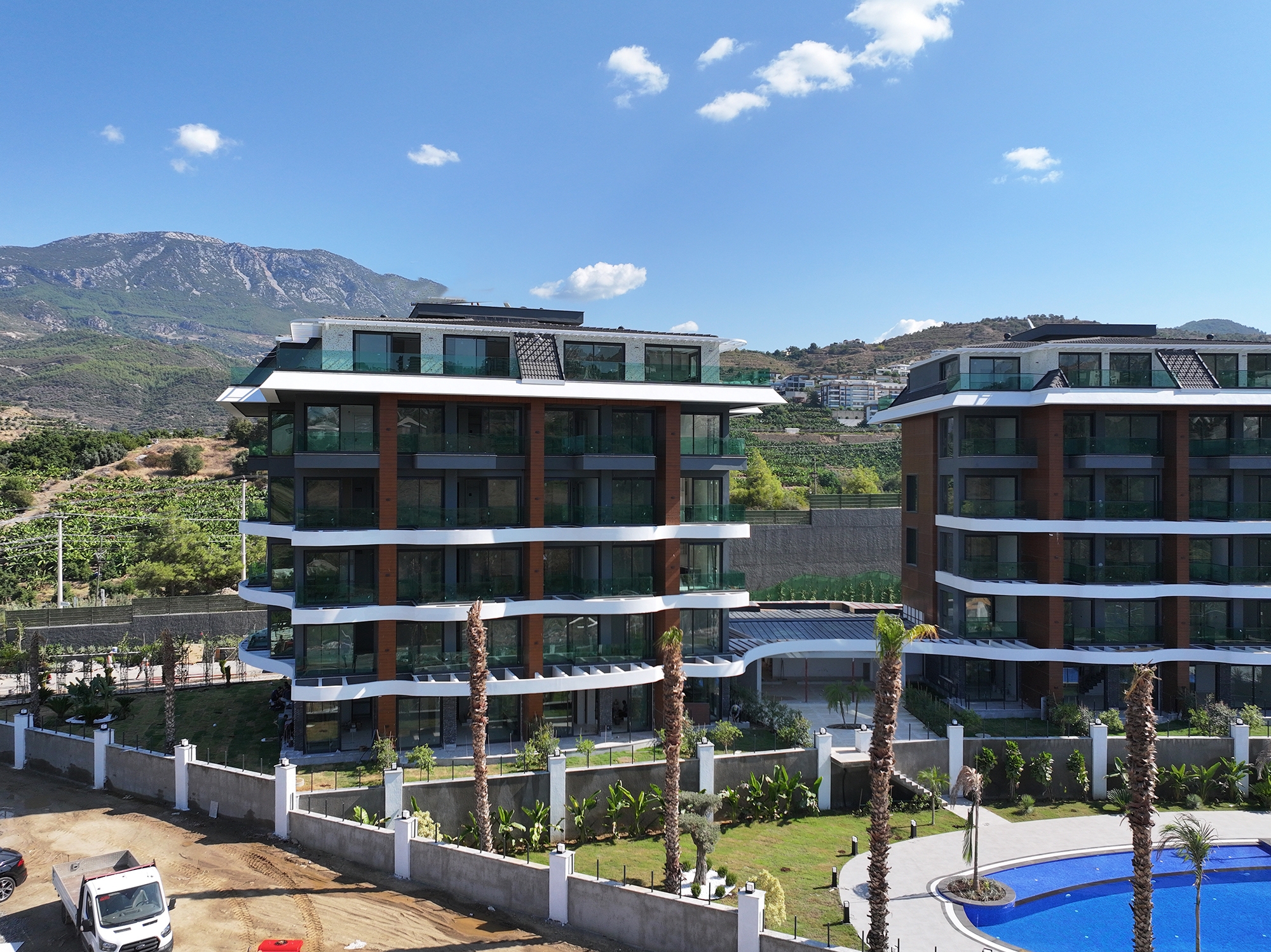 Luxuriöses 1+1 Apartment mit Meerblick und Bergblick in Kargicak