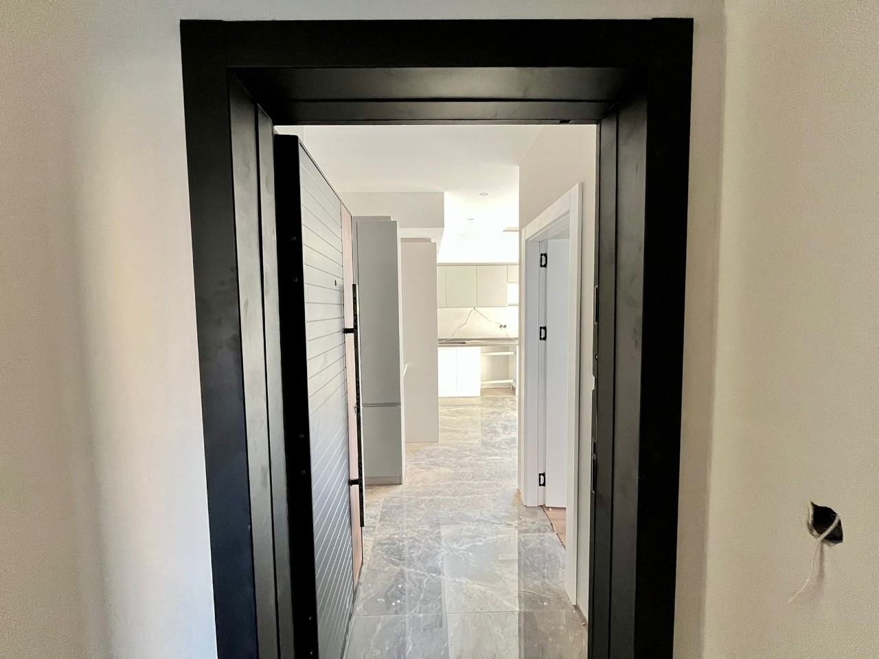 Luxury 2+1 Apartment with Mountain View in Alanya Center