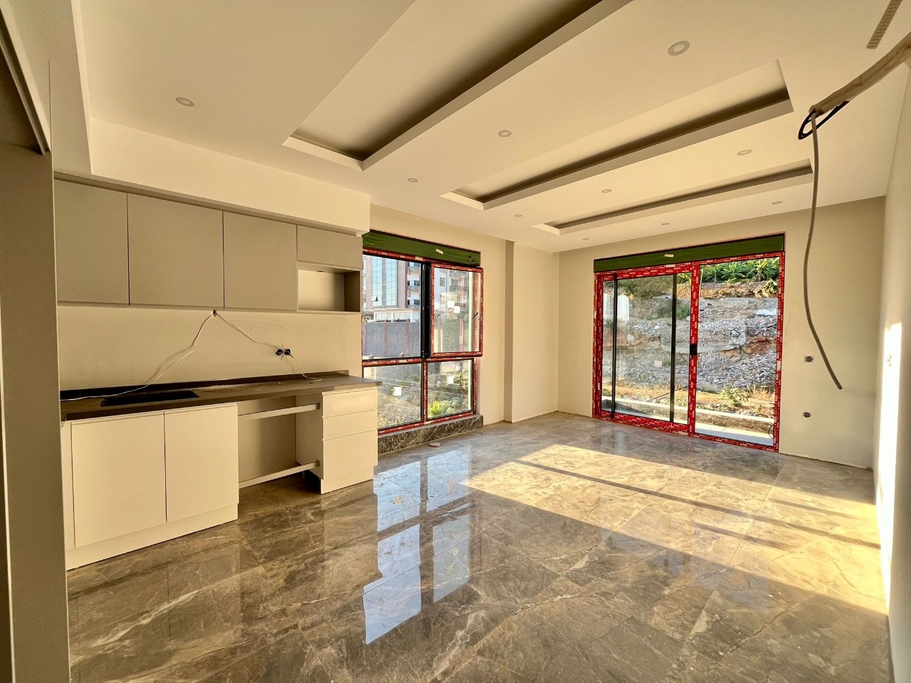 Luxury 2+1 Apartment with Mountain View in Alanya Center