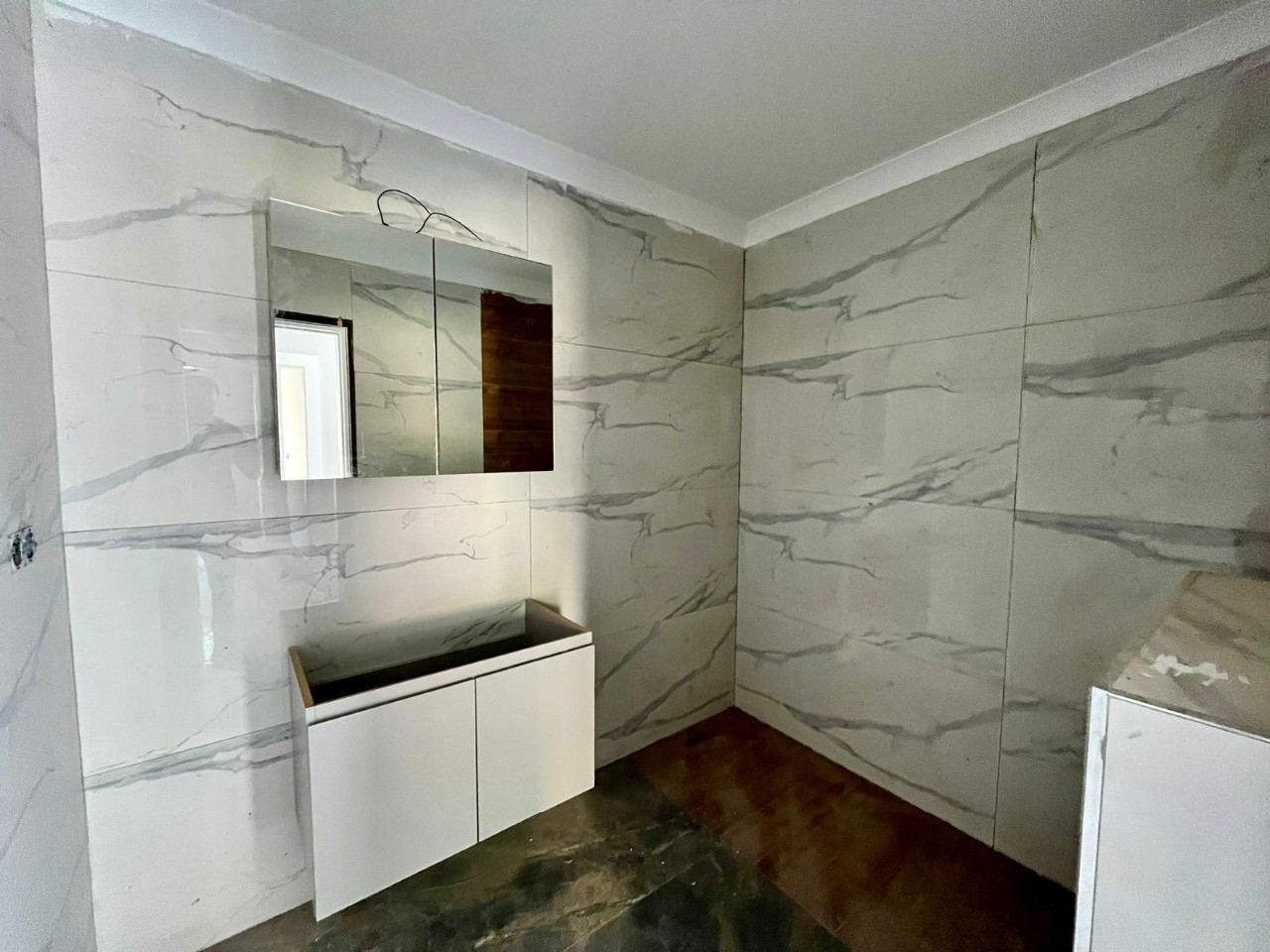 Luxury 2+1 Apartment with Mountain View in Alanya Center