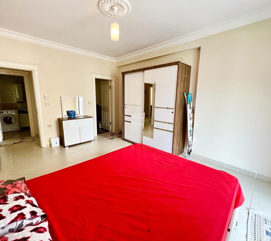 Substantially furnished apartment is 100m away from the beach 