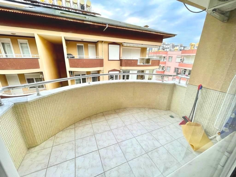 Rummelig 4+1 Bjergudsigt Penthouse i Alanya - Oba