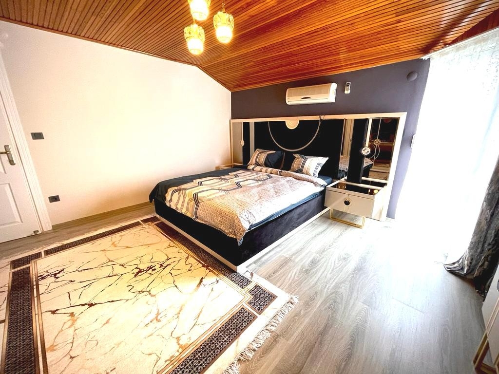 Rummelig 4+1 Bjergudsigt Penthouse i Alanya - Oba