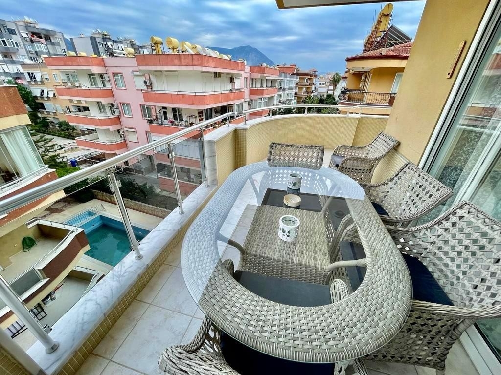 Rummelig 4+1 Bjergudsigt Penthouse i Alanya - Oba