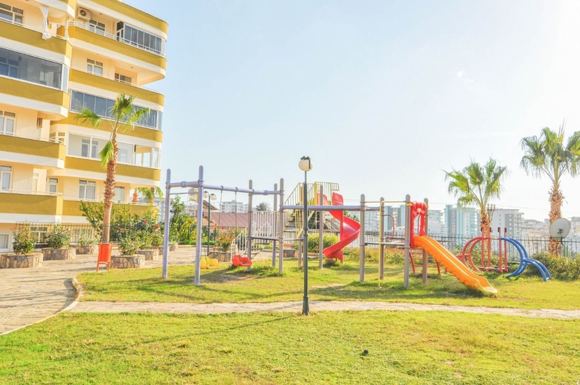 2+1 Lejlighed med bjergudsigt i Mahmutlar, Alanya