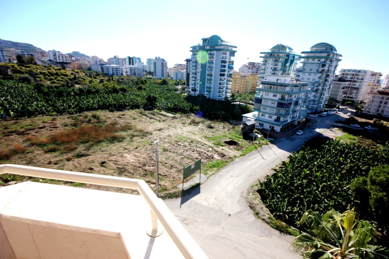 2+1 Lejlighed med bjergudsigt i Mahmutlar, Alanya