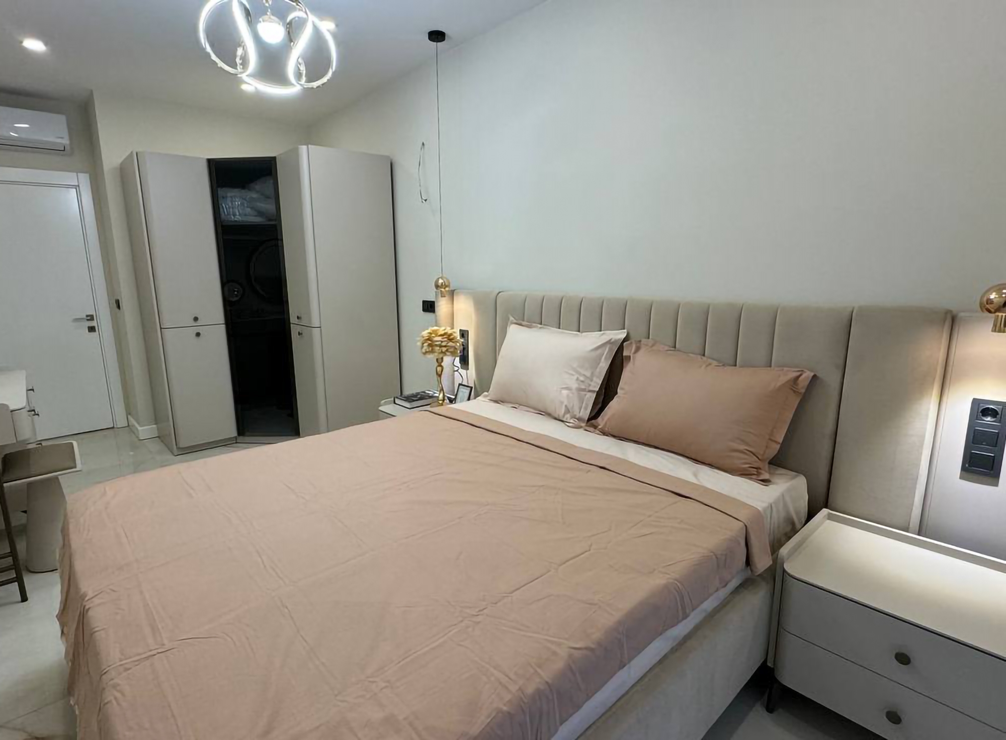 Stunning 1+1 Lejlighed med Hav og Slotsudsigt, Alanya Center
