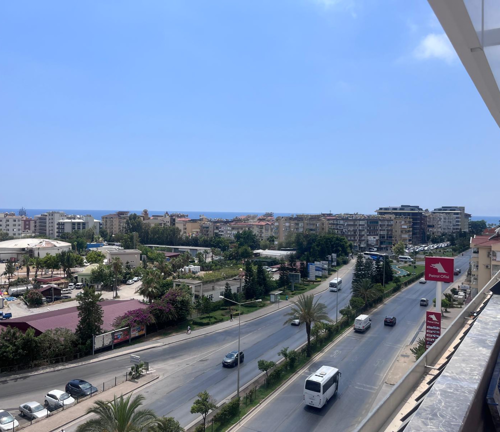 Luxury 1+1 Apartment with Sea, Castle, and Mountain Views in Alanya Center