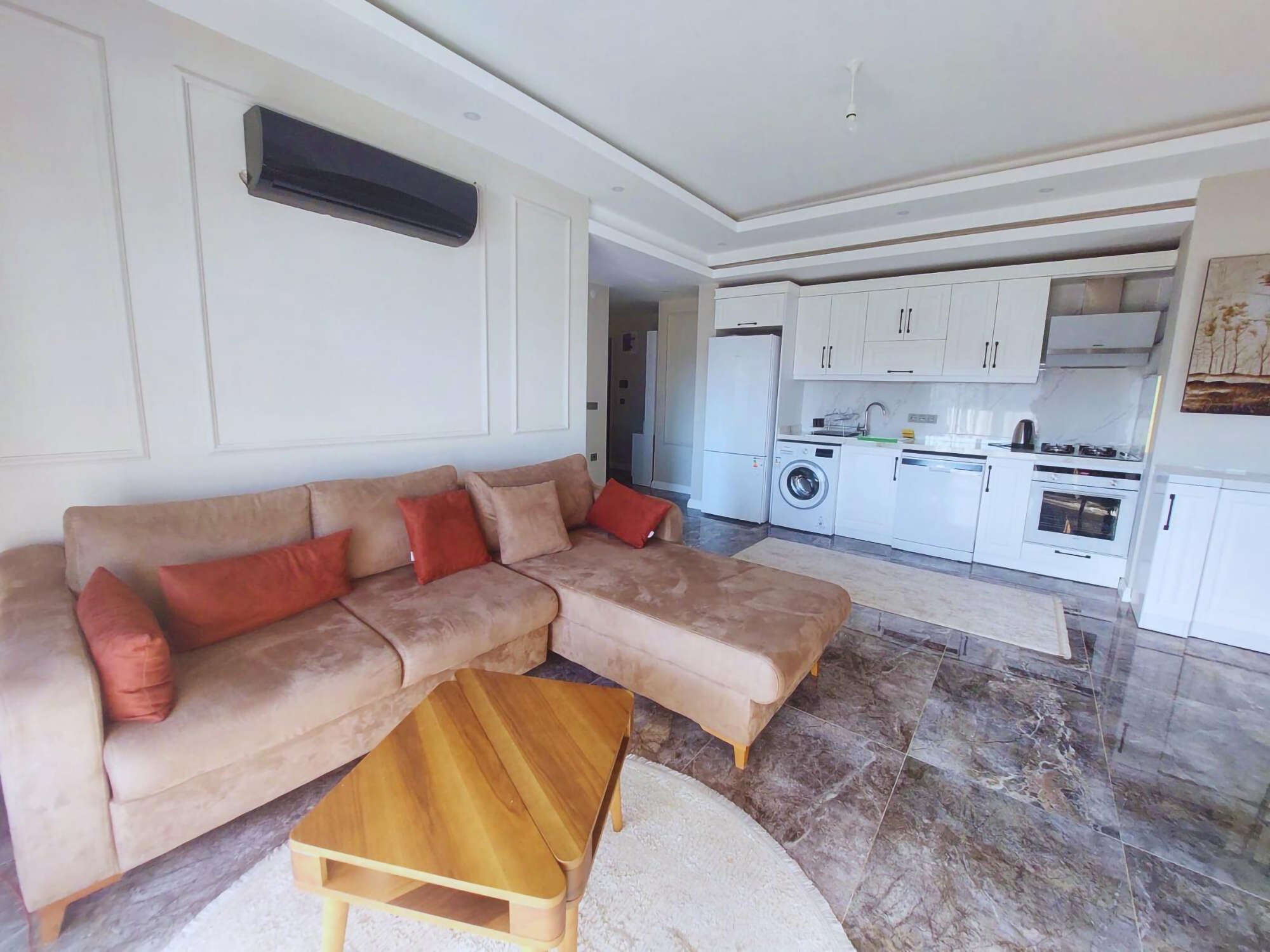 Luxury 1+1 Apartment with Stunning Views in Alanya Center