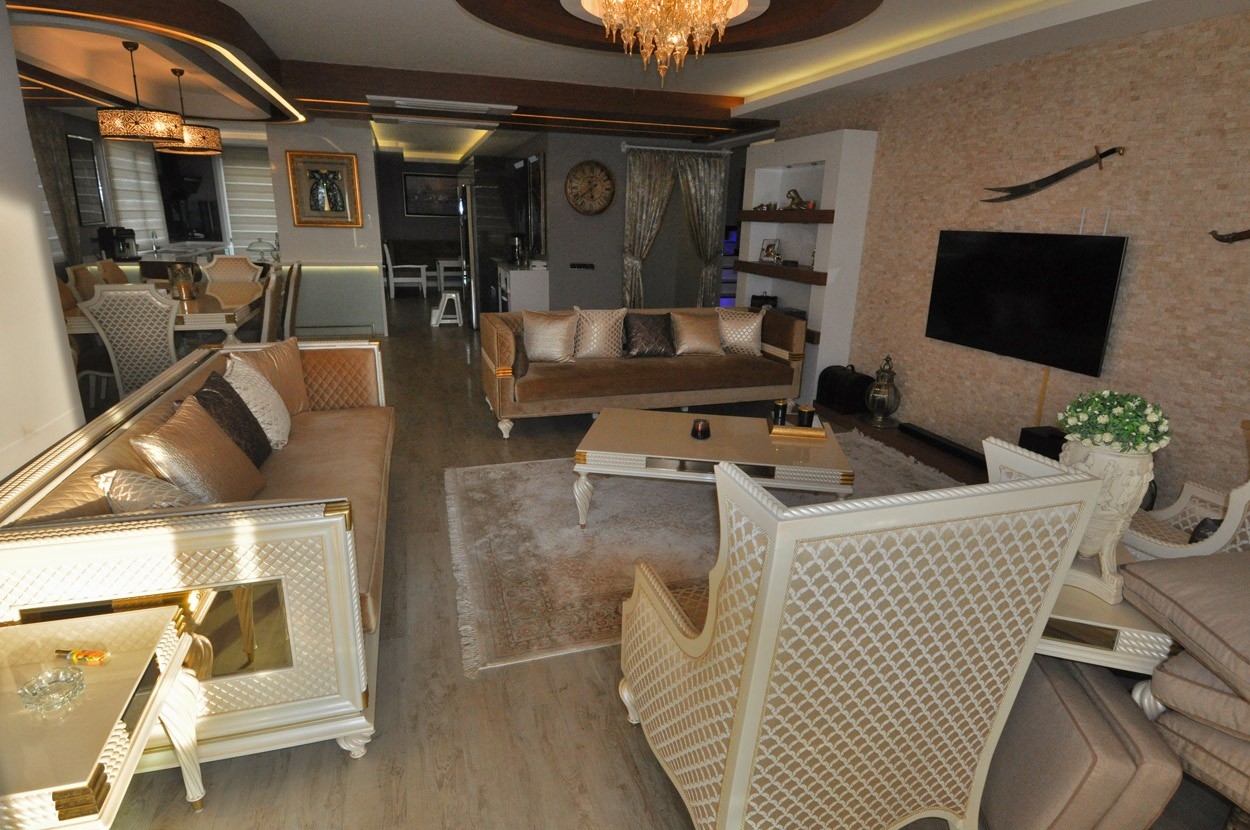 Harmoniously equipped apartment in Alanya